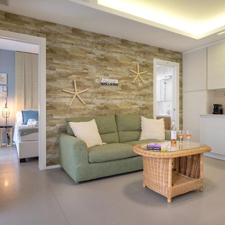 Cozy Marine Apt With Jacuzzi - 250Mt From Sea โปลีญาโนอามาเร ภายนอก รูปภาพ