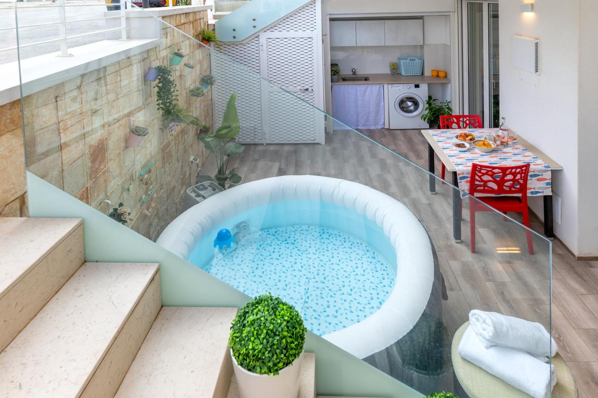 Cozy Marine Apt With Jacuzzi - 250Mt From Sea โปลีญาโนอามาเร ภายนอก รูปภาพ